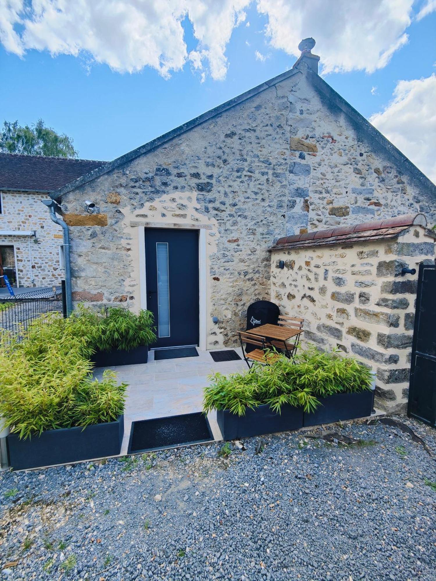 Maisonette Proche De Fontainebleau Ville-Saint-Jacques Екстериор снимка